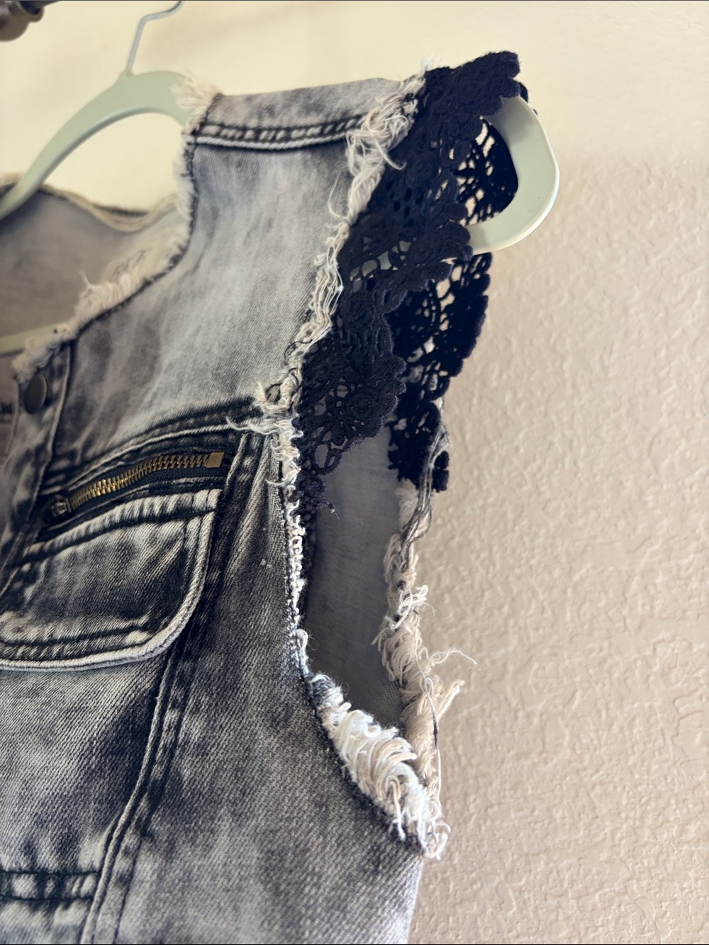 BKE Washed Black and Gray Denim Vest - Picture 6 of 8